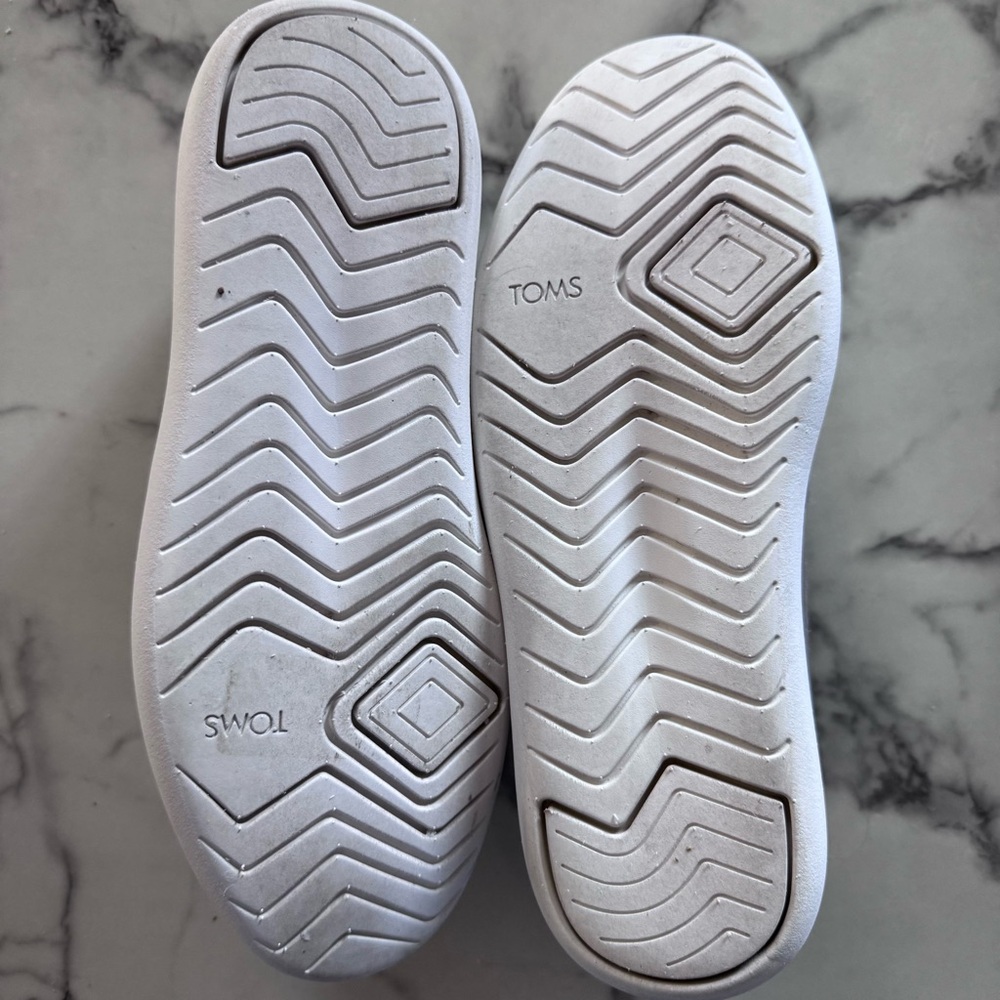 Toms Alpargata Mallow Rainbow Silver Pride Slip Ons - Picture 7 of 8